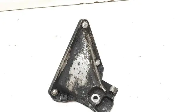 BMW 5 E60 E61 Engine mounting bracket 6761149