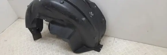 Rear arch fender liner splash guards