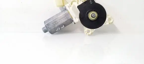 Mercedes-Benz CLS C219 Front door window regulator motor 2198200642