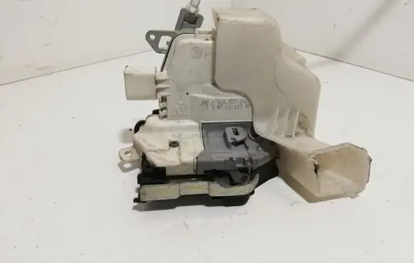 Audi A4 S4 B8 8K Front door lock 8J1837015D
