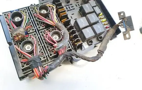 Chrysler Voyager Fuse box set p4707797 83159