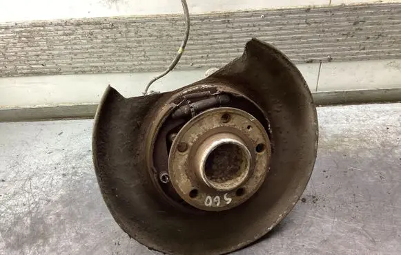 Volvo S60 Rear wheel hub 9200624