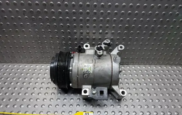 Mazda 6 Air conditioning (A/C) compressor (pump) S26405128