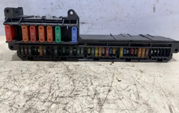 BMW 5 E60 E61 Fuse box set 215713290 13290