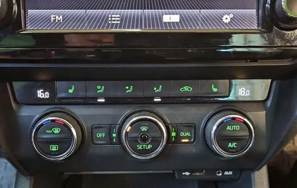 Skoda Octavia Mk3 (5E) Climate control/heater control trim 5E0907044H IMPRK1587159