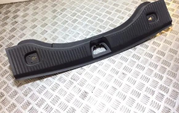 Opel Mokka X Tailgate/boot lid lock trim 94522424