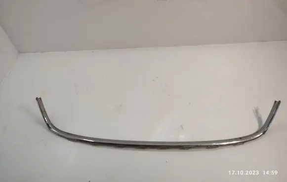 Front bumper splitter molding