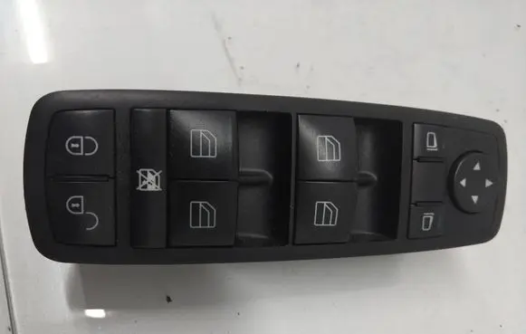 Mercedes-Benz B W245 Electric window control switch A1698206610 03728260