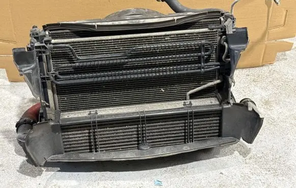 Mercedes-Benz E W212 Radiator set A2045000493 A2128305515 A2045011582