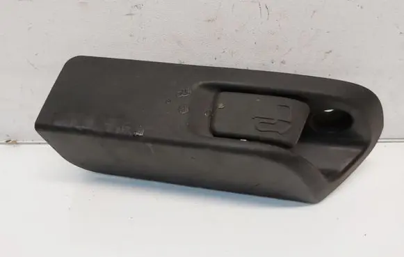 Toyota Yaris Fuel tank opening switch 