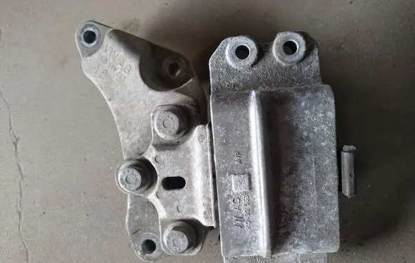 Skoda Superb B6 (3T) Gearbox mount 1K0199555