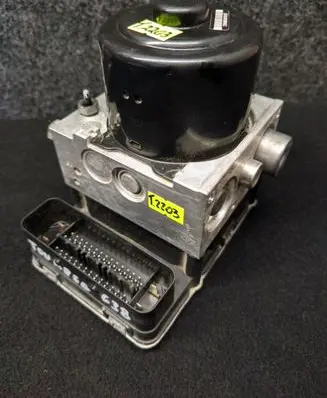 Volkswagen Touareg II ABS Pump 7P0907379K