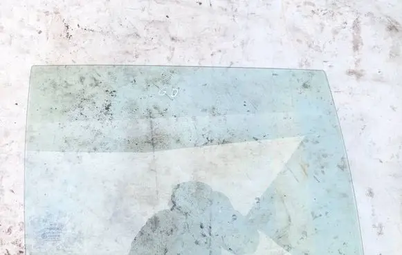 Toyota Avensis T250 Rear door window glass AS2