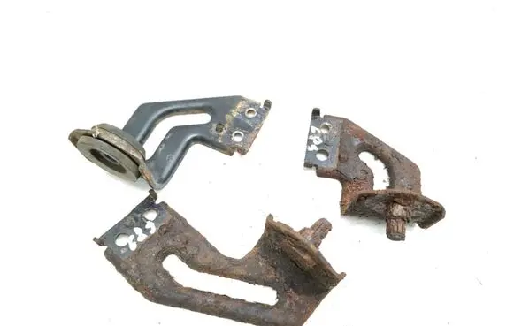 Toyota Avensis T250 Radiator mount bracket