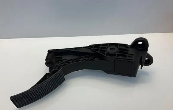 Mercedes-Benz ML W164 Accelerator throttle pedal A1643000104 0283 180608