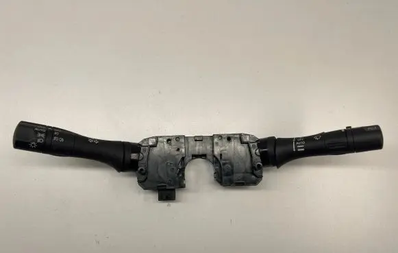 Nissan Juke I F15 Indicator stalk