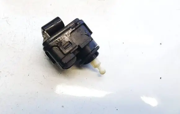 Audi A6 S6 C5 4B Headlight level adjustment motor 8l0941295