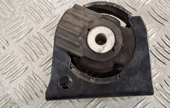 Toyota Avensis T270 Engine mount bracket 123610R040