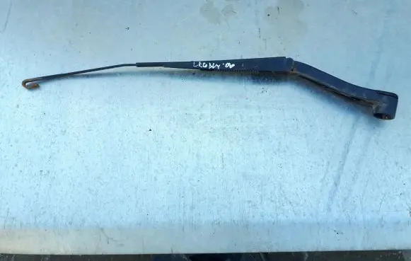 Subaru Outback Front wiper blade arm A6692