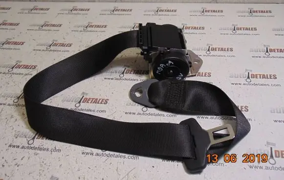 Middle seatbelt (rear)