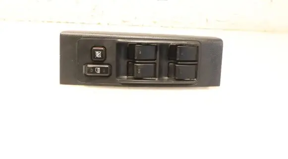 Toyota Corolla Verso E121 Electric window control switch 84820-0F030