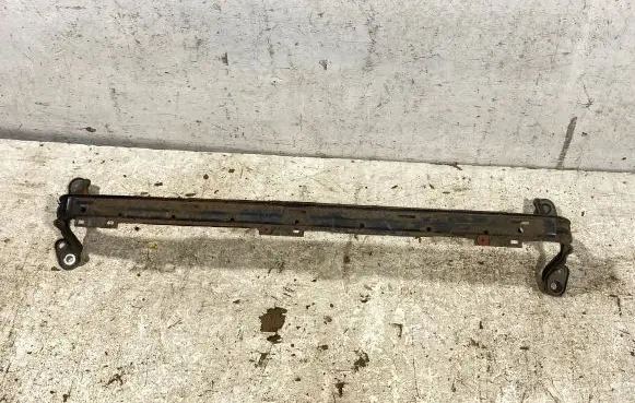 Volvo V50 Bottom radiator support slam panel 