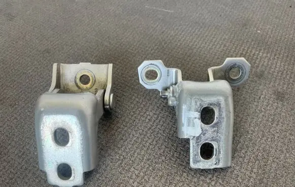 Renault Clio IV Rear door hinge set 804200003R