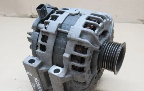 Opel Insignia A Generator/alternator 39007852 160401