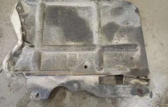 Jeep Grand Cherokee Engine splash shield/under tray 68191341
