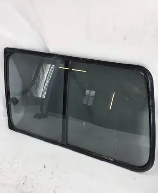 Mitsubishi Pajero Rear side window 43R00033