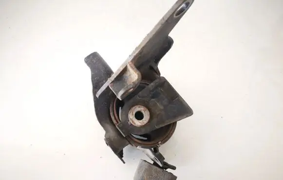 Toyota Corolla Verso E121 Engine mount bracket 237227020 2372-27020