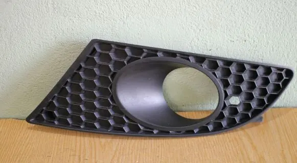 Seat Leon (1P) Front fog light trim/grill 1P0853665A