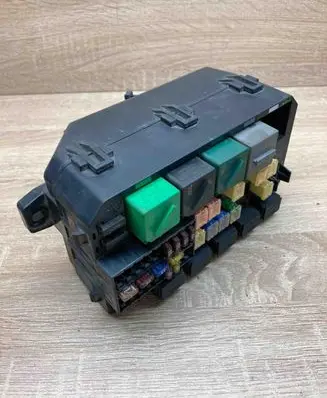 Ford Mondeo MK I Central body control module XS2114A073AA XS2114A142AA