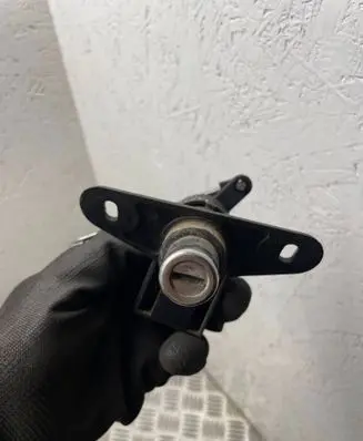 Opel Zafira A Tailgate exterior lock 