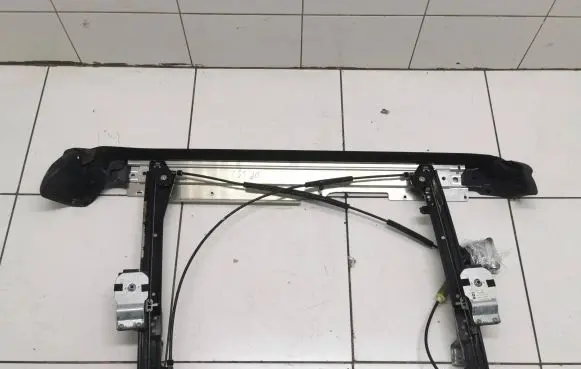 Mini One - Cooper Clubman R55 Front door electric window regulator 8820012 MAp4360000fi RM09976