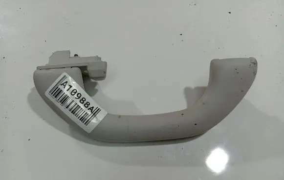 Volkswagen PASSAT B6 Rear interior roof grab handle 