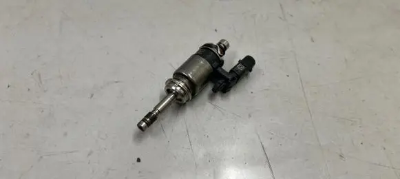 Audi A3 8Y Fuel injector 04e906036ad