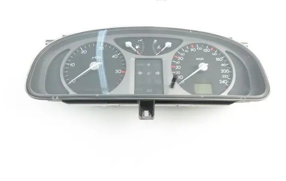 Renault Laguna II Speedometer (instrument cluster) 8200024236B