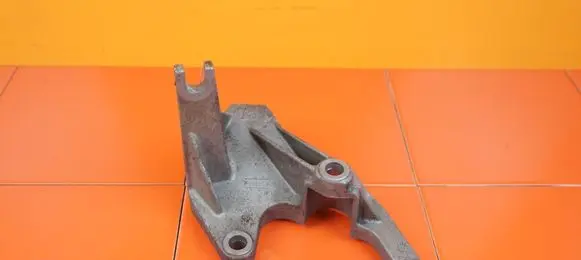 Ford Focus Gearbox mounting bracket CV617M125UC M1DA