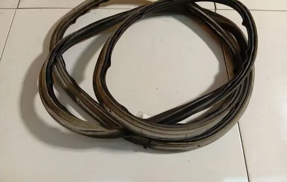 Citroen C4 Grand Picasso Trunk rubber seal (body) 