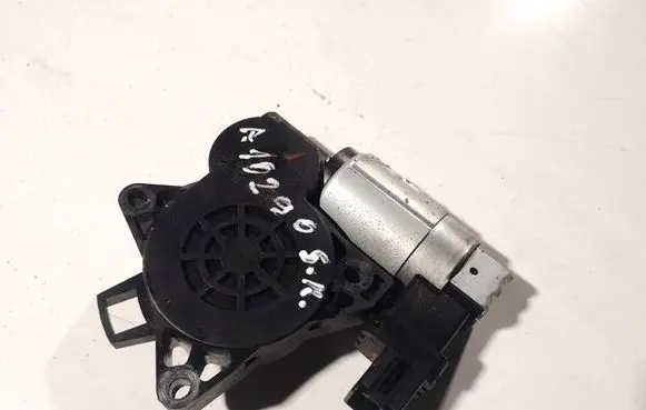 Mazda 3 I Rear door window regulator motor g22c5856 cm011750