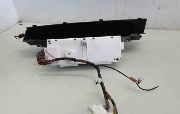 Toyota Prius (NHW20) Speedometer (instrument cluster) 769204820