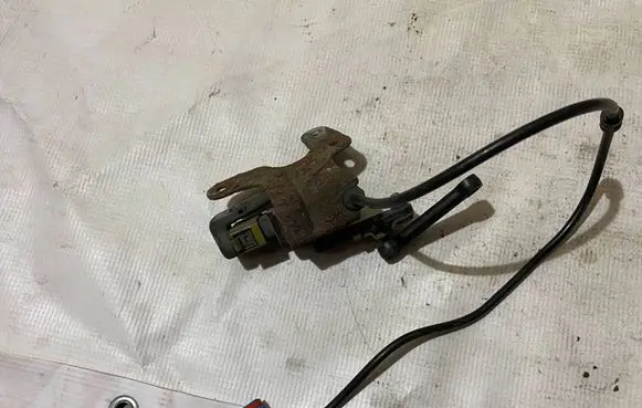 Mercedes-Benz E W210 Headlight/headlamp level sensor a2105427717 2105427717