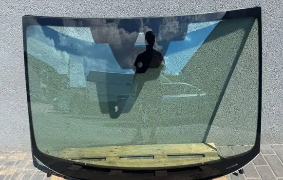 Skoda Enyaq iV Front windscreen/windshield window 5LA845011D
