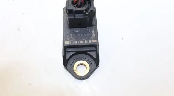 Mercedes-Benz SL R230 Airbag deployment crash/impact sensor 0025427018