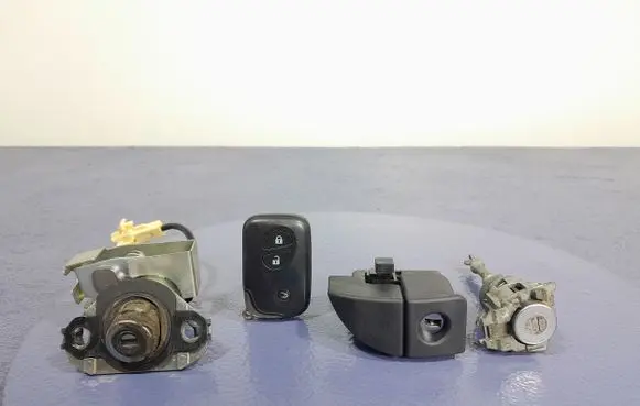 Lexus IS 220D-250-350 Ignition lock