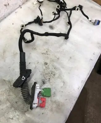 Opel Corsa F Front door wiring loom 9835933380