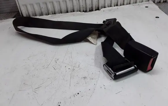 Ford Maverick Middle seatbelt (rear) 