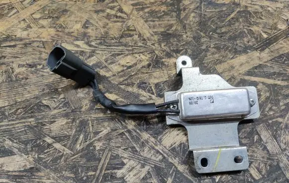 Nissan Tiida C11 Coolant fan relay 