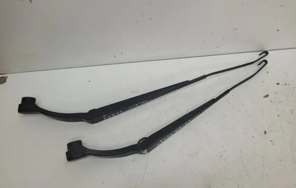 Subaru Outback Front wiper blade arm